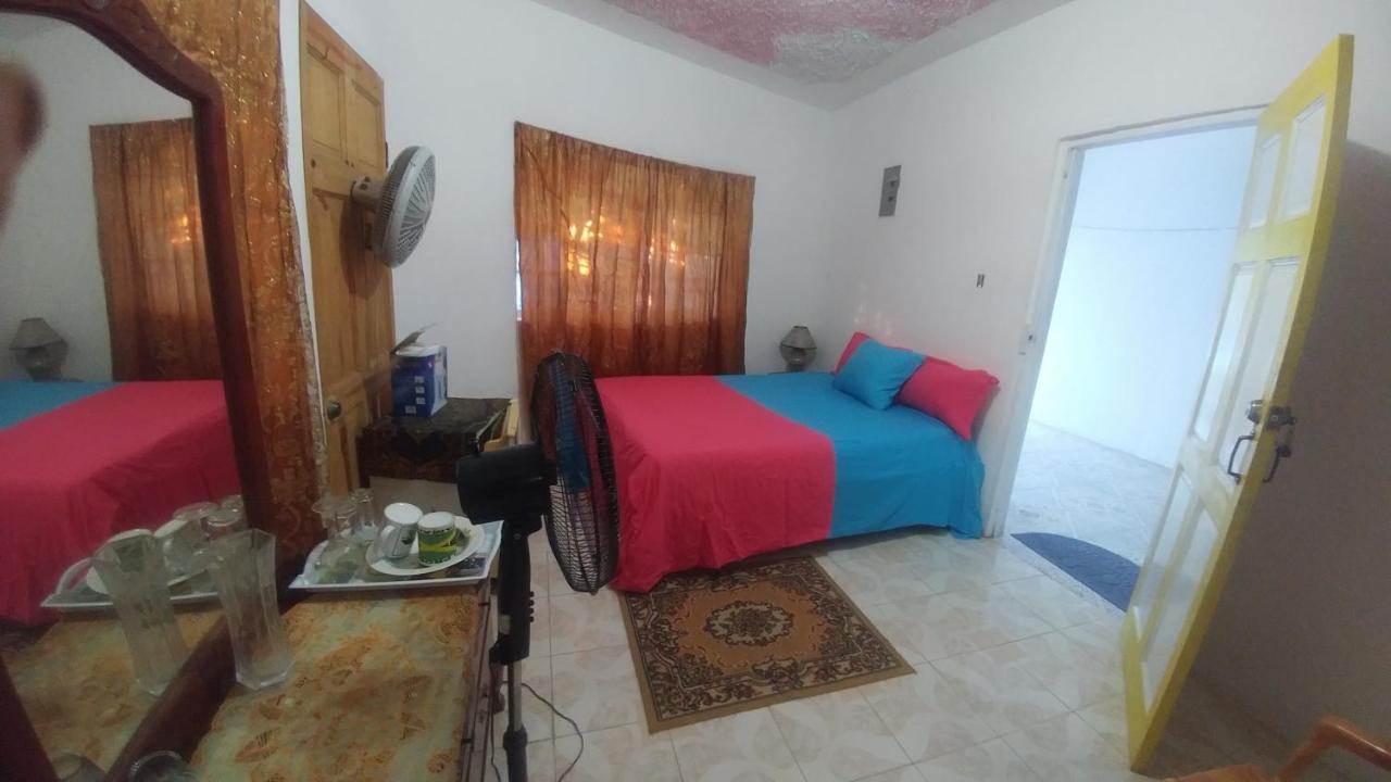 Fay Guest House Negril Extérieur photo